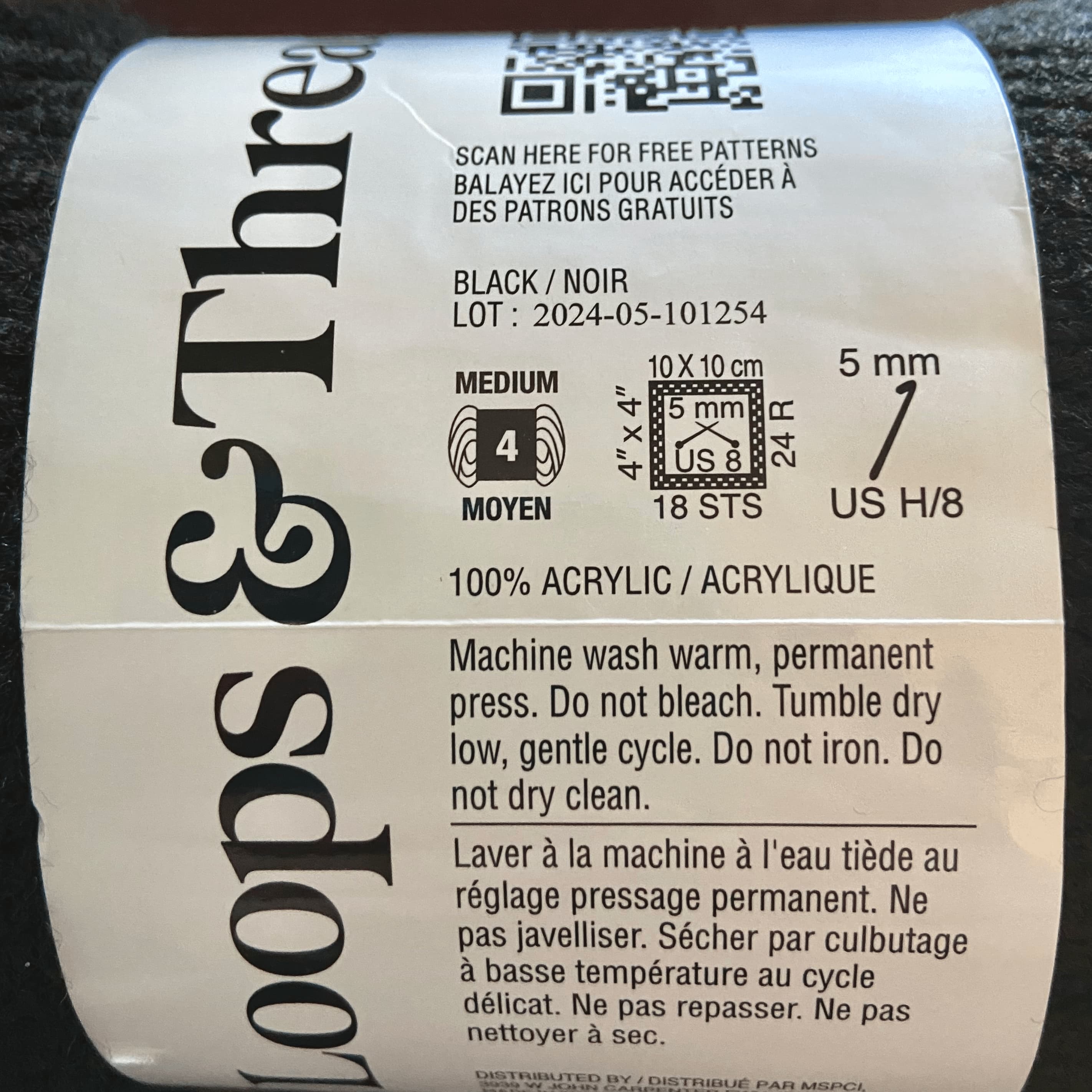 hook_gauge_LNT.jpga yarn label for a Weight 4 yarn that shows a 5mm hook is recommended for the yarn gauge